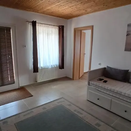 Nyaralo Balatonfuzfo
